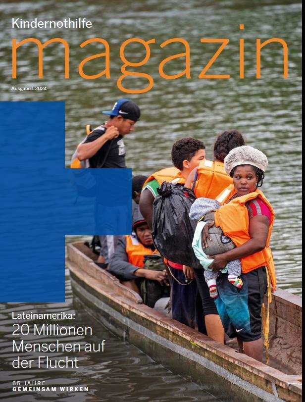 Titelseite des Kindernothilfemagazins 1/2024: Geflüchtete auf einem Boot (Quelle: Florian Kopp) Titelseite des Kindernothilfemagazins 1/2024: Geflüchtete auf einem Boot (Quelle: Florian Kopp)