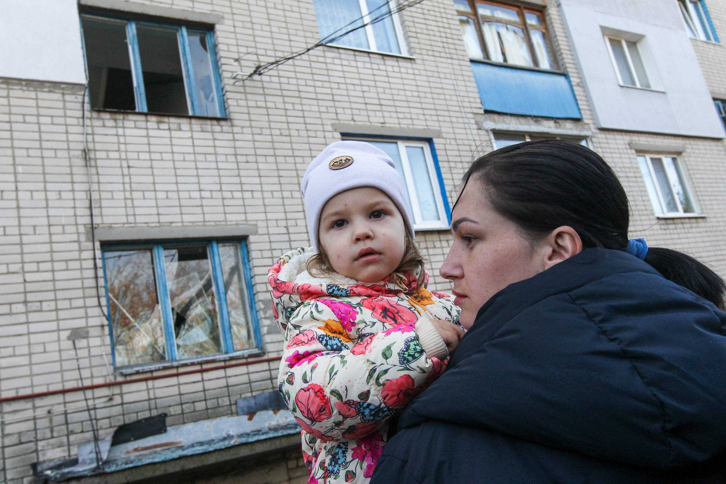 Ukrainische Mutter mit Kind (Quelle: IMAGO / ABACAPRESS / Ukrinform/ Myakshykov Mykola) Ukrainische Mutter mit Kind (Quelle: IMAGO / ABACAPRESS / Ukrinform/ Myakshykov Mykola)