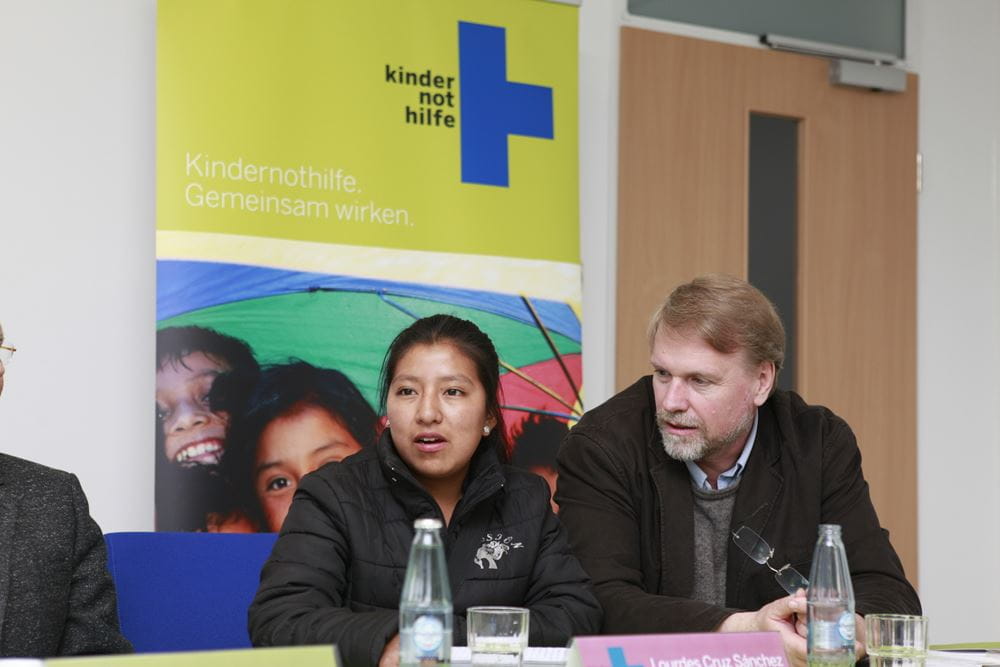 Lourdes Cruz Sanchez von einer Kindergewerkschaft in Bolivien bei einer Kindernothilfe-Pressekonferenzter (Quelle: Christian Herrmanny) Lourdes Cruz Sanchez von einer Kindergewerkschaft in Bolivien bei einer Kindernothilfe-Pressekonferenzter (Quelle: Christian Herrmanny)