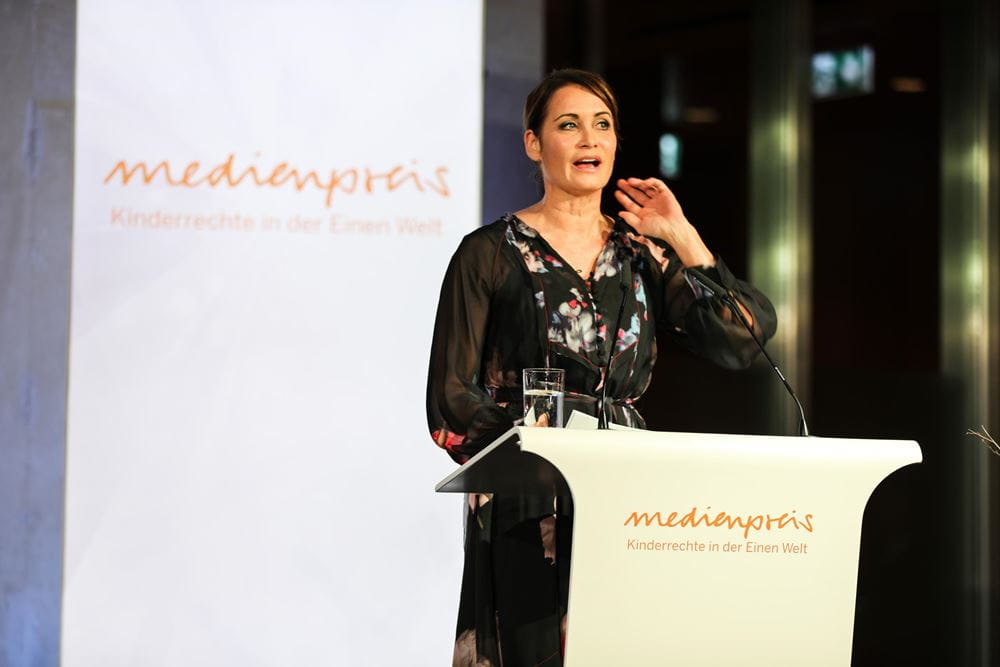 Anja Kling als Laudatorin beim Medienpreis 2019 (Quelle: Kindernothilfe) Anja Kling als Laudatorin beim Medienpreis 2019 (Quelle: Kindernothilfe)