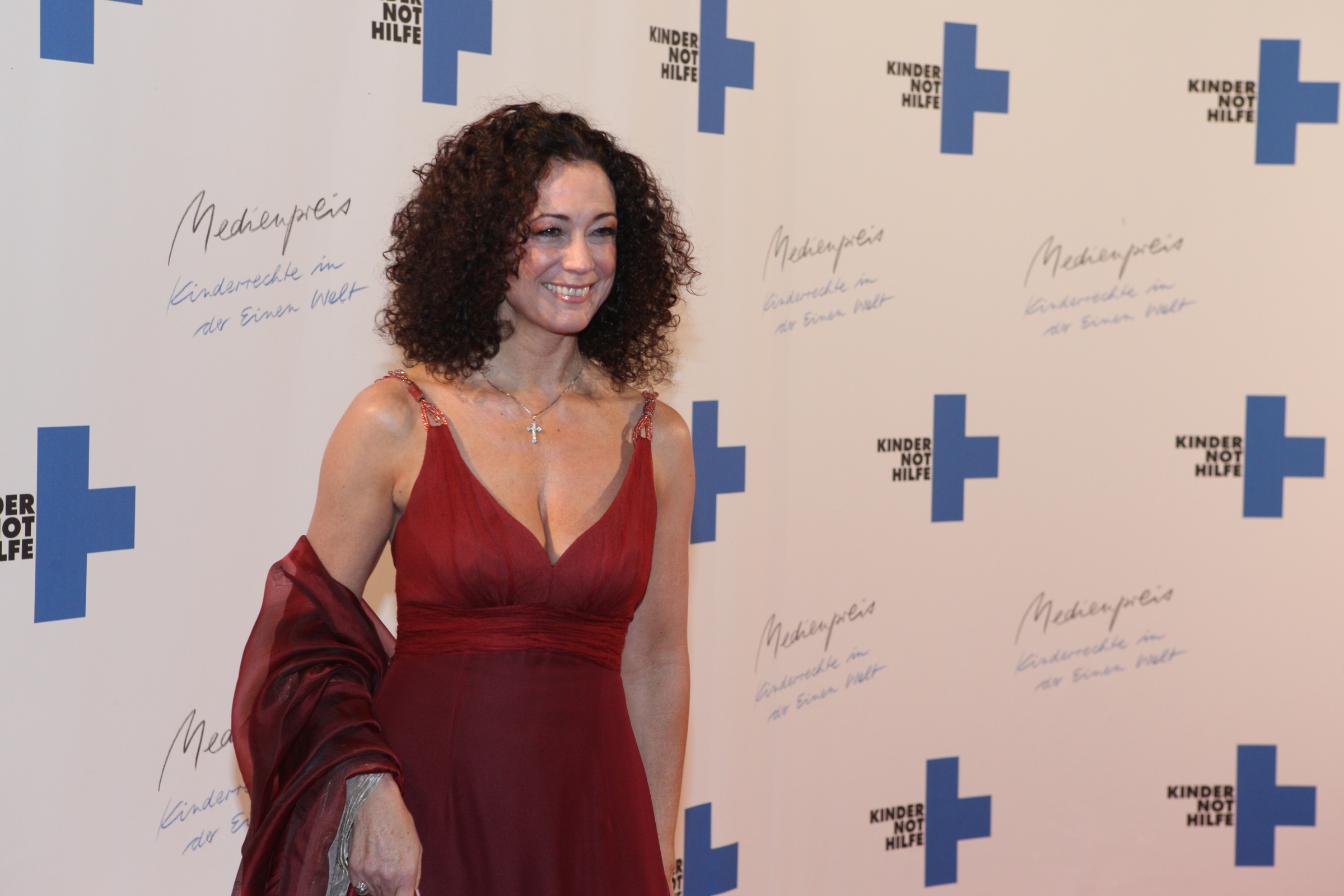 Barbara Wussow im Abendkleid beim medienpreis