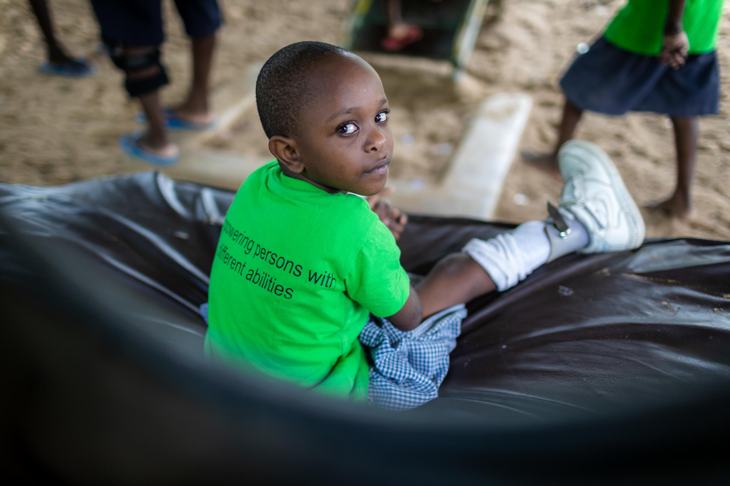 Kenia, Mombasa - APDK - Projektnummer 65152 - Kenia, Mombasa  APDK   Projektnummer 65152   Behinderung, Klinik, mobil, Arzt, Aufnahme, Rehabilitation, Armut, l�ndlich, Reha, Prothese, Sprechstunde, KNH 60, Imagefilm, Jubil�um Kenia, Mombasa - APDK - Projektnummer 65152 - Kenia, Mombasa  APDK   Projektnummer 65152   Behinderung, Klinik, mobil, Arzt, Aufnahme, Rehabilitation, Armut, l�ndlich, Reha, Prothese, Sprechstunde, KNH 60, Imagefilm, Jubil�um