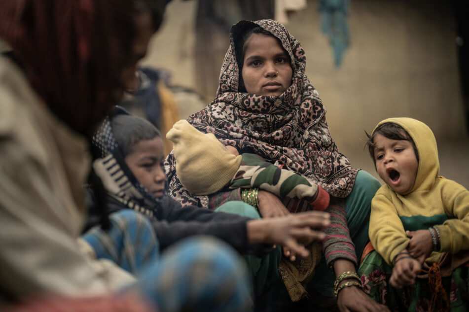Nepal, Mutter mit Kind im Arm. Nepal, Mutter mit Kind im Arm.