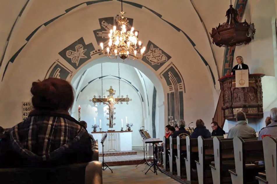 In der Kirche (Quelle: Kindernothilfe) In der Kirche (Quelle: Kindernothilfe)