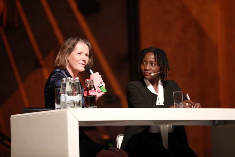 Kindernothilfe-Botschafterin Christina Rau mit Dr. Auma Obama (Quelle: Kindernothilfe) Kindernothilfe-Botschafterin Christina Rau mit Dr. Auma Obama (Quelle: Kindernothilfe)