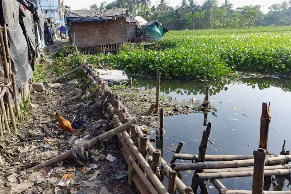 Eine Siedlung direkt am Wasser (Quelle: Kindernothilfe) Eine Siedlung direkt am Wasser (Quelle: Kindernothilfe)