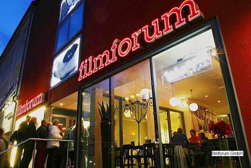 Das Kino von außen (Quelle: Kindernothilfe) Das Kino von außen (Quelle: Kindernothilfe)