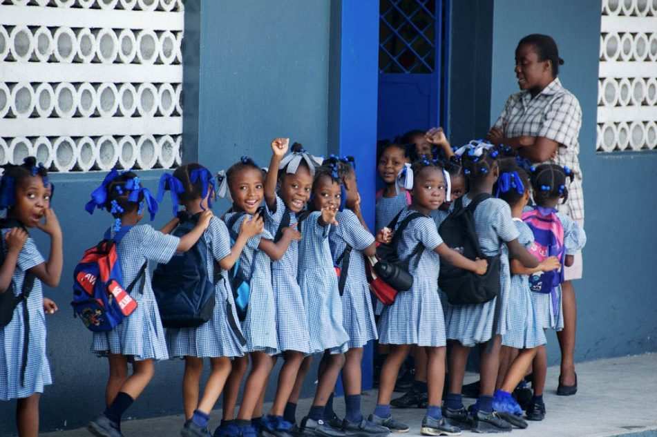 Schülerinnen in Schuluniform (Quelle: Kindernothilfe) Schülerinnen in Schuluniform (Quelle: Kindernothilfe)