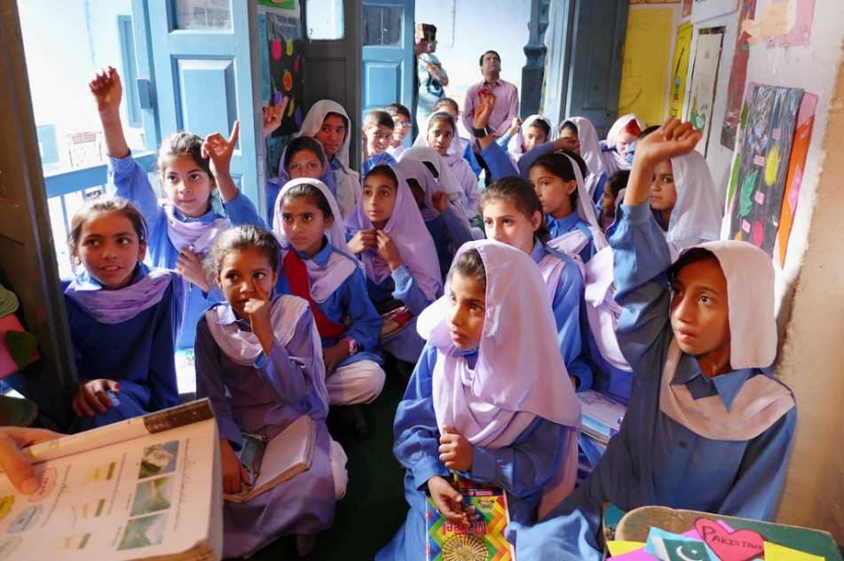 Mädchen einer Schulklasse in Pakistan im Unterricht (Quelle: Kindernothilfe) Mädchen einer Schulklasse in Pakistan im Unterricht (Quelle: Kindernothilfe)