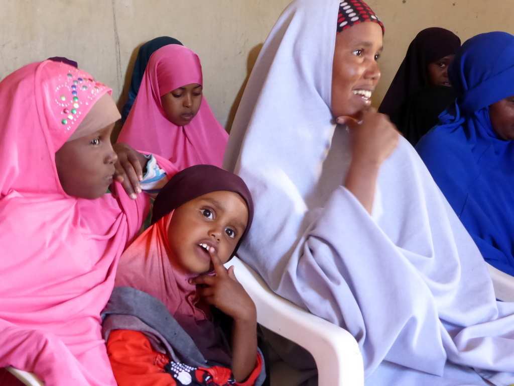 Frauen und Mädchen des Flüchtlingscamps bei Burao in Somaliland (Quelle: Kindernothilfe) Frauen und Mädchen des Flüchtlingscamps bei Burao in Somaliland (Quelle: Kindernothilfe)