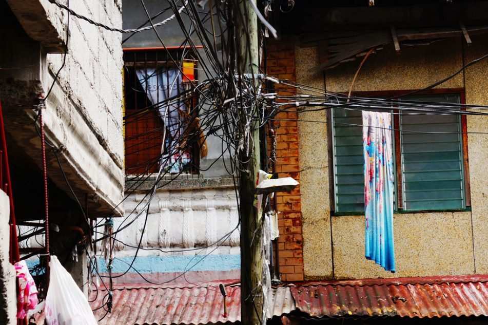 Verknäulte Kabelstränge in Manila (Quelle: Kindernothilfe) Verknäulte Kabelstränge in Manila (Quelle: Kindernothilfe)