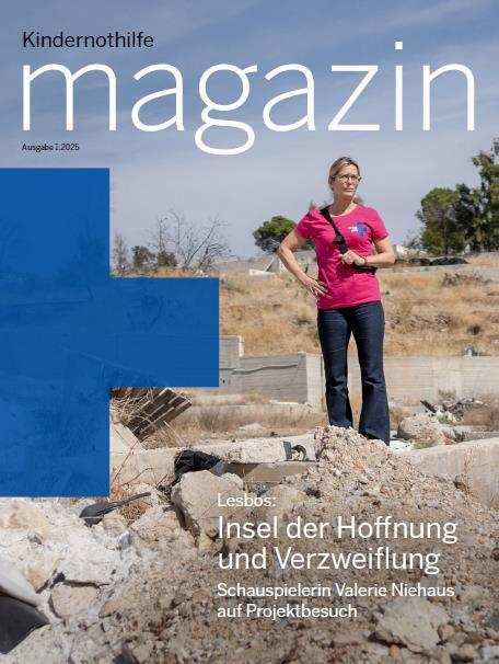Titelseite Kindernothilfemagazin 1/2025: Valerie Niehaus steht in einer Trümmerlandschaft (Quelle: Lars Heidrich) Titelseite Kindernothilfemagazin 1/2025: Valerie Niehaus steht in einer Trümmerlandschaft (Quelle: Lars Heidrich)