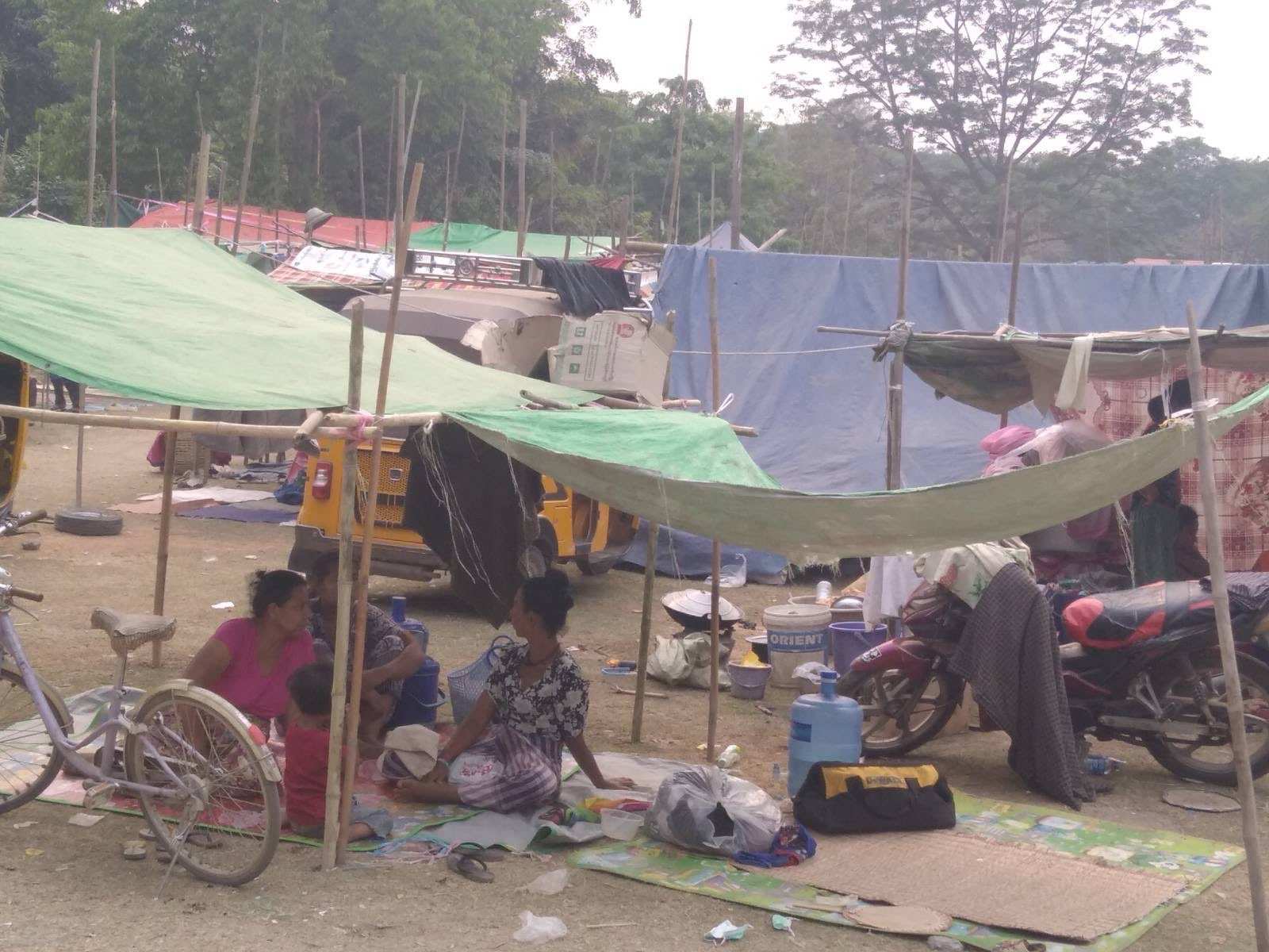 Nach dem Erdbeben in Myanmar haben viele Menschen kein Zuhause mehr und müssen auf der Straße leben (Quelle: World Concern) Nach dem Erdbeben in Myanmar haben viele Menschen kein Zuhause mehr und müssen auf der Straße leben (Quelle: World Concern)