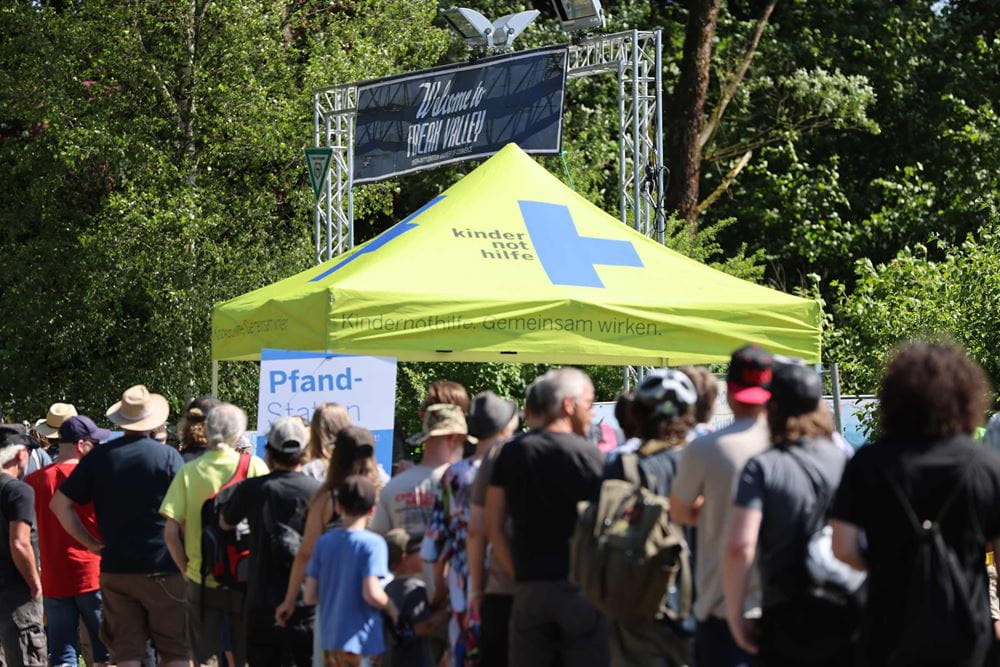 Kindernothilfe-Pfandstation auf dem Freak-Valley-Festival 2025 in Netphen (Quelle: KIndernothilfe) Kindernothilfe-Pfandstation auf dem Freak-Valley-Festival 2025 in Netphen (Quelle: KIndernothilfe)
