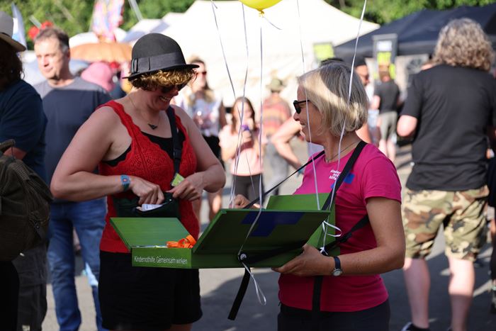 Kindernothilfe-Pfandaktion auf dem Freak-Valley-Festival 2025 in Netphen (Quelle: Kindernothilfe) Kindernothilfe-Pfandaktion auf dem Freak-Valley-Festival 2025 in Netphen (Quelle: Kindernothilfe)