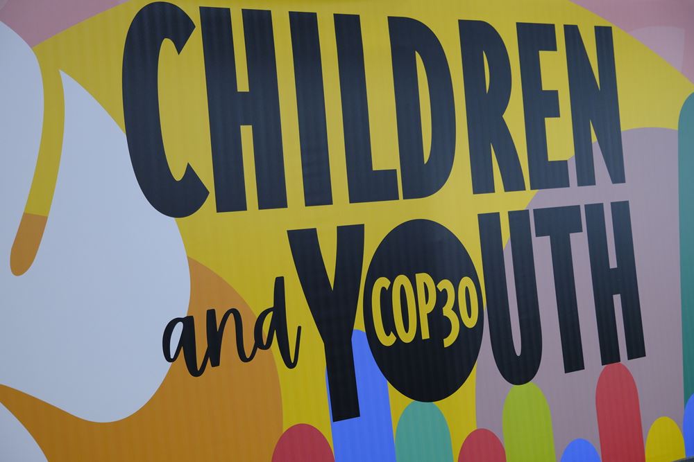 "Children and Youth"-Wandbild auf der COP 30 (Quelle: Katharina Draub/Kindernothilfe) "Children and Youth"-Wandbild auf der COP 30 (Quelle: Katharina Draub/Kindernothilfe)