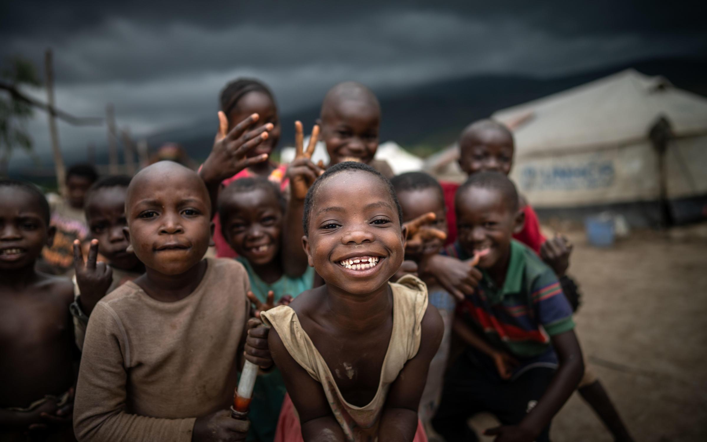 Eine Gruppe Kinder in Burundi (Quelle: Jakob Studnar)
