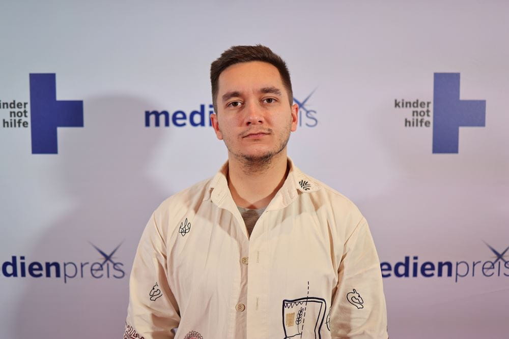 Stanislav Shulimov Medienpreis am 14.11.25 in der Axica in Berlin (Quelle: Ludwig Grunewald)
Event, Berlin, KNH, Medienpreis
Stanislaw Shulimov, Landeskoordinator Ukraine Stanislav Shulimov Medienpreis am 14.11.25 in der Axica in Berlin (Quelle: Ludwig Grunewald)
Event, Berlin, KNH, Medienpreis
Stanislaw Shulimov, Landeskoordinator Ukraine