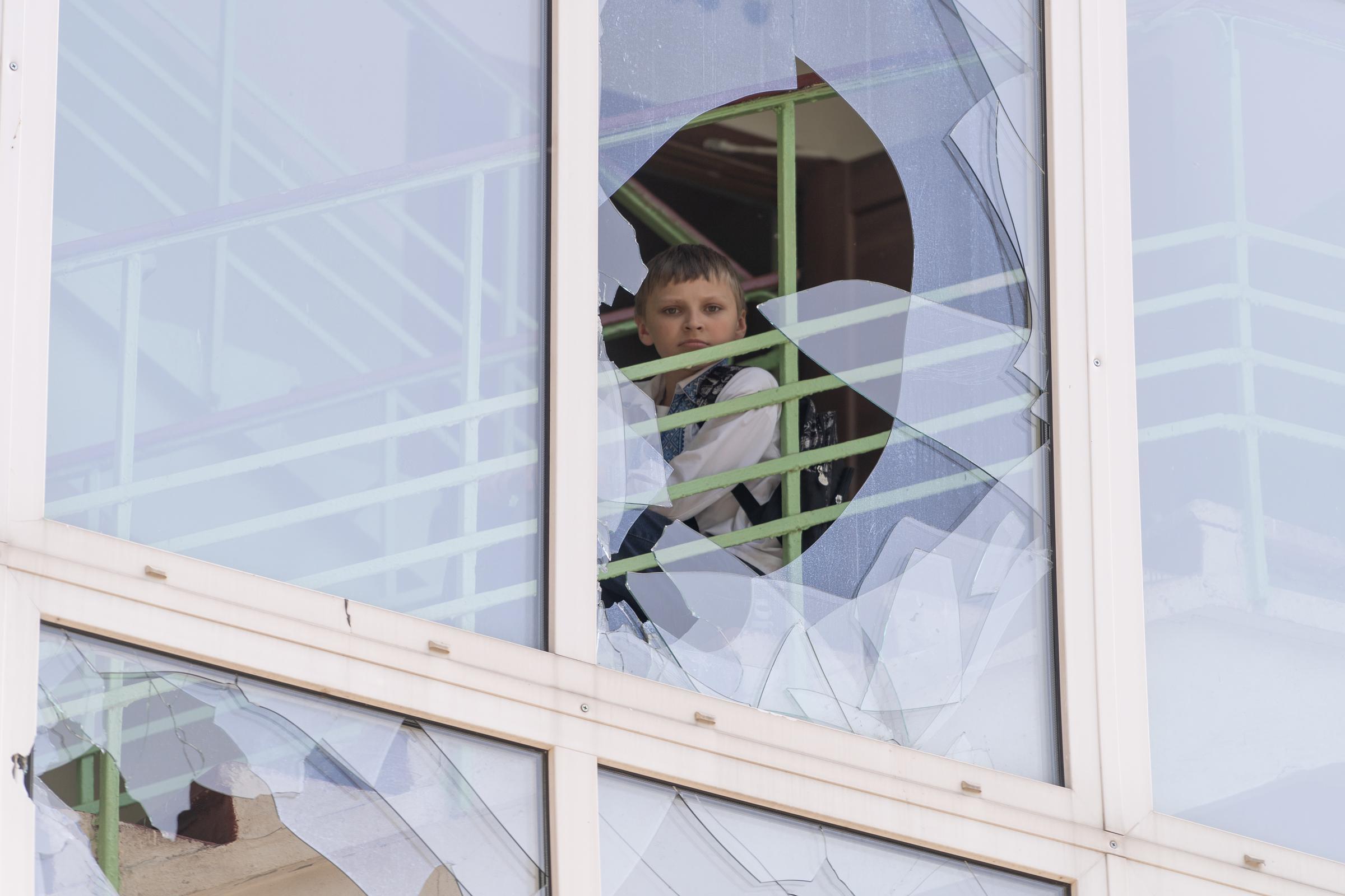 Krieg in der Ukraine: Fotos aus zerstörten Schulen/Kindergärten in der Region Chernihiv (Foto: Kindernothilfe-Partner savED)