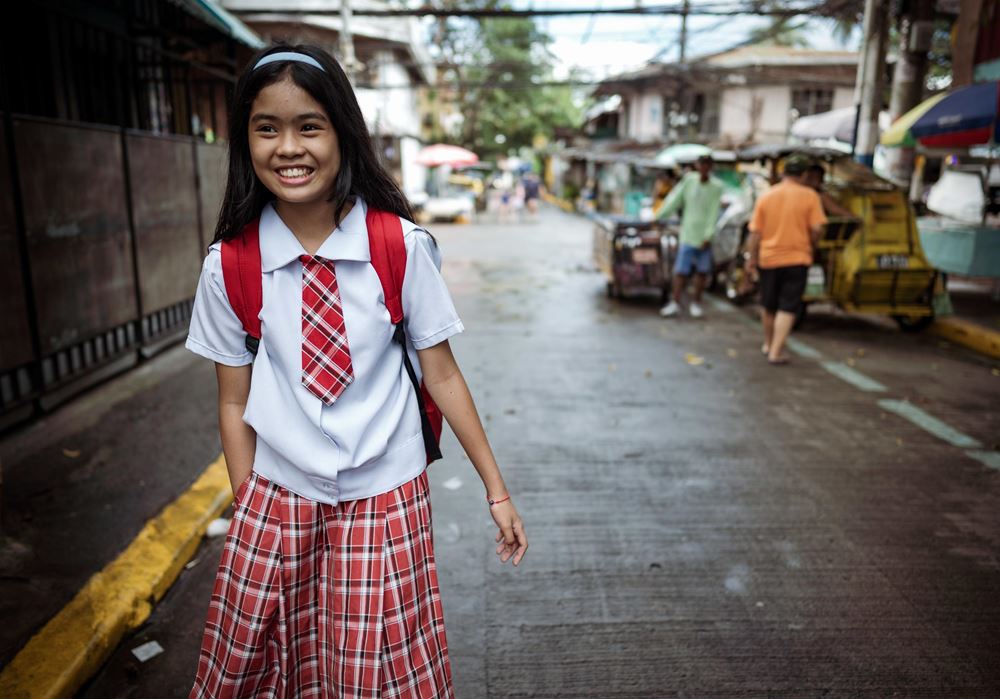 Claire auf dem Weg zur Schule in der philippinischen Hauptstadt Manila. (Quelle: Jakob Studnar) Claire auf dem Weg zur Schule in der philippinischen Hauptstadt Manila. (Quelle: Jakob Studnar)