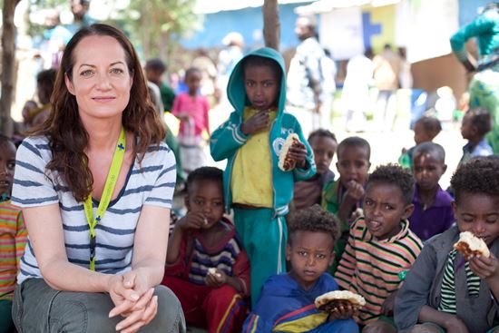Natalia Wörner beim Projektbesucht in Äthiopien (Quelle: Frank Rothe)