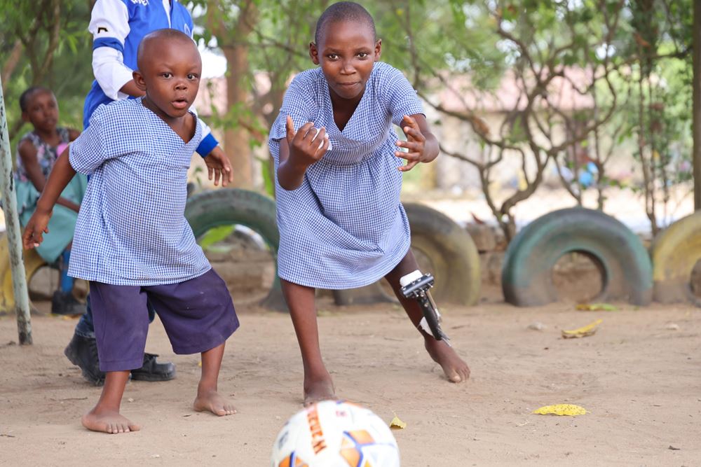Sport in der Rehabilitationsklinik von APDK in Mombasa (Quelle: Ludwig Grunewald) Sport in der Rehabilitationsklinik von APDK in Mombasa (Quelle: Ludwig Grunewald)