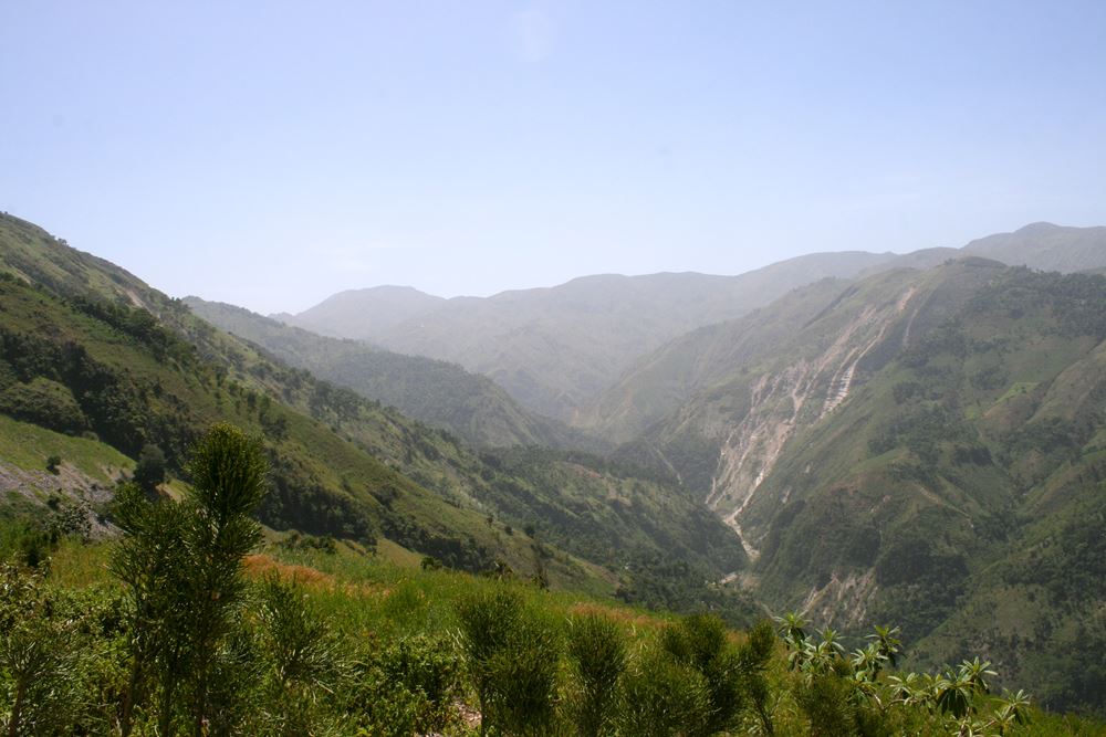 Berglandschaft in Haiti (Quelle: Jürgen Schübelin) Berglandschaft in Haiti (Quelle: Jürgen Schübelin)