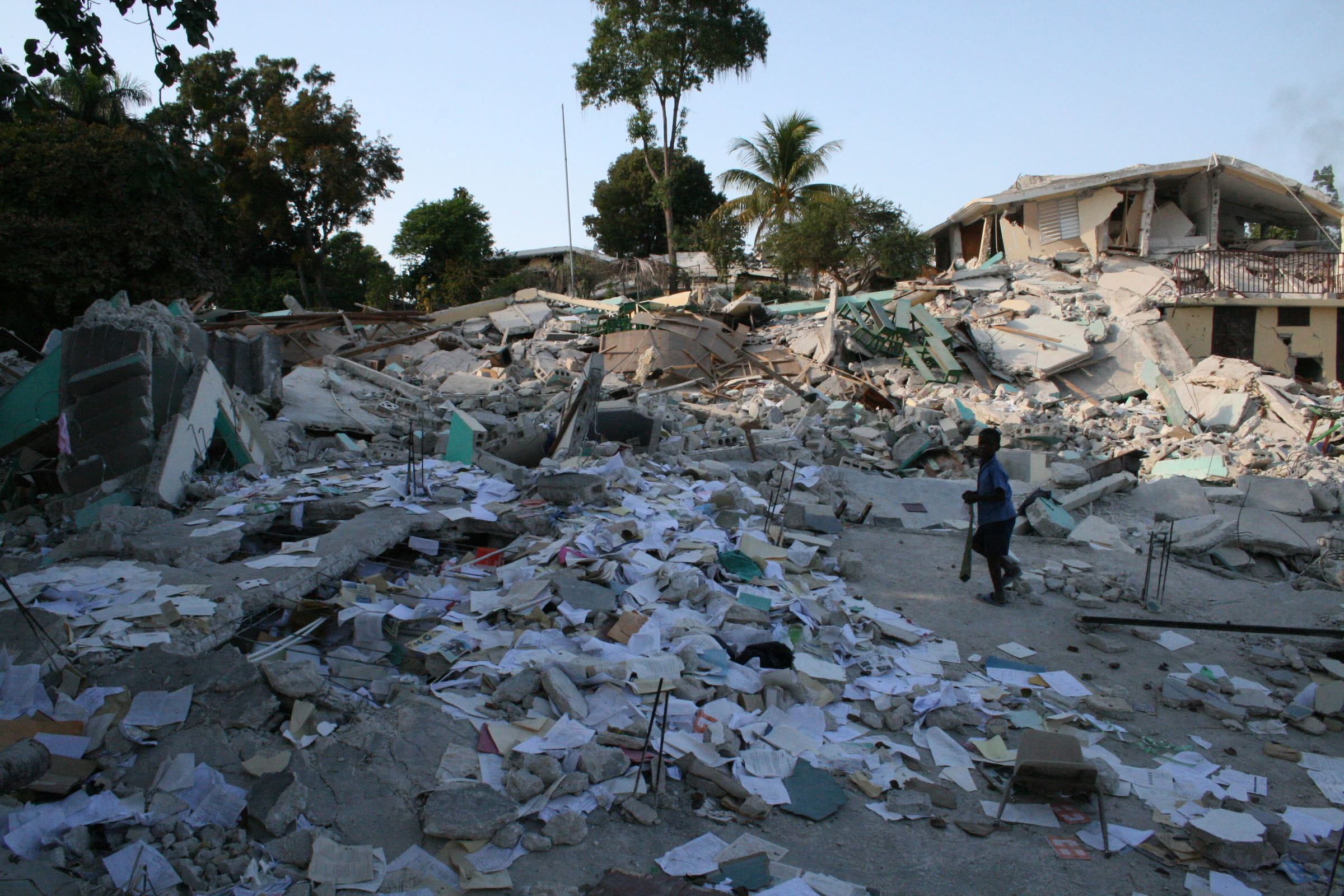 Trümmerlandschaft nach dem Erdbeben in Haiti. (Quelle: Jürgen Schübelin) Trümmerlandschaft nach dem Erdbeben in Haiti. (Quelle: Jürgen Schübelin)