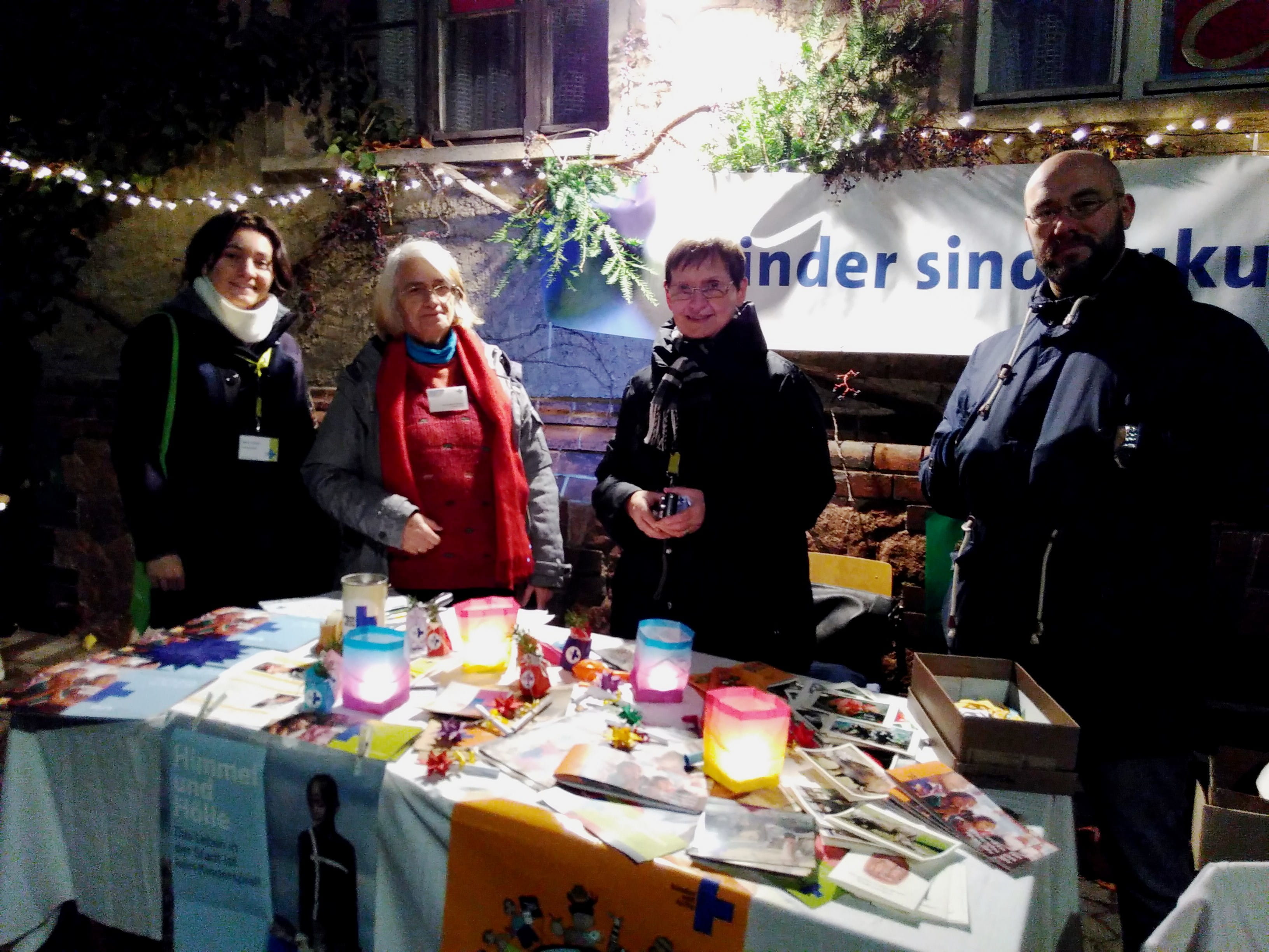 Info-Stand beim Adventsmarkt "in den Höfen" des AK Halle 2018 Info-Stand beim Adventsmarkt "in den Höfen" des AK Halle 2018