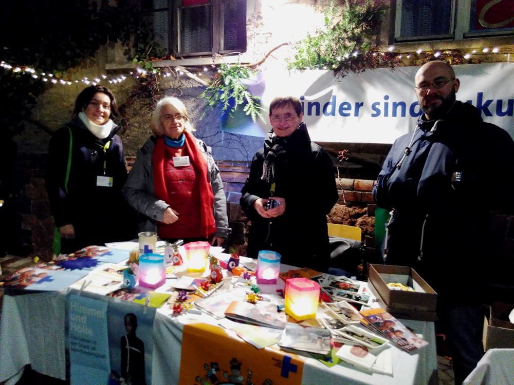 Info-Stand beim Adventsmarkt "in den Höfen" des AK Halle 2018 Info-Stand beim Adventsmarkt "in den Höfen" des AK Halle 2018