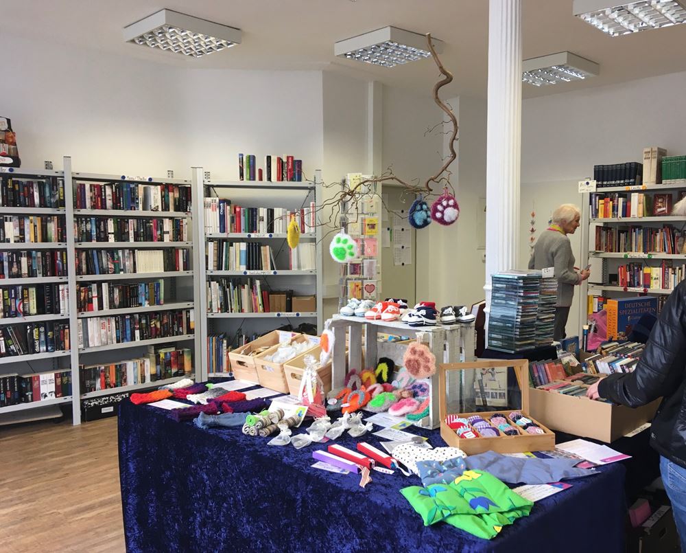 Das Ladenlokal des Iserlohner Förderkreises der Kindernothilfe von innen (Quelle: Martin Bondzio) Das Ladenlokal des Iserlohner Förderkreises der Kindernothilfe von innen (Quelle: Martin Bondzio)