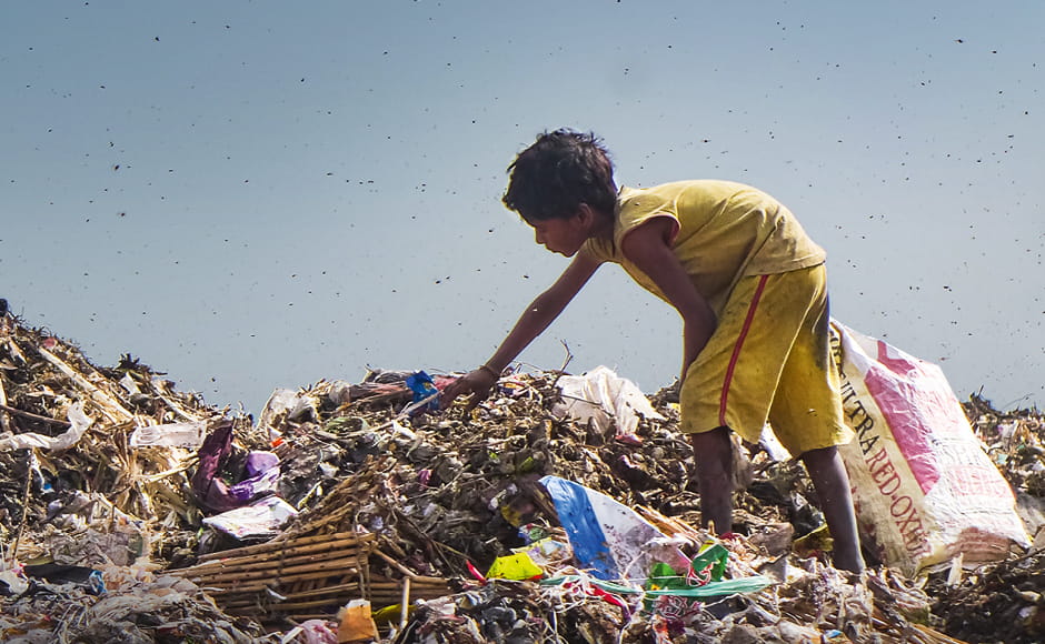 Kinderabeit_Kind auf Muellkippe
