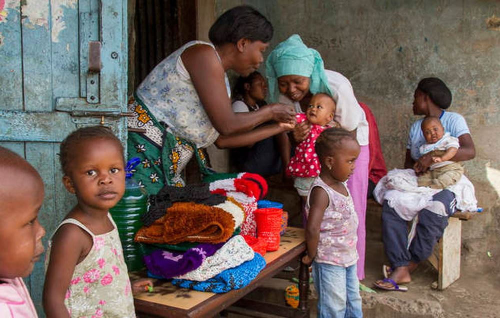 Eine Gruppe Kinder vor einem Haus (Quelle: Kindernothilfe) Eine Gruppe Kinder vor einem Haus (Quelle: Kindernothilfe)