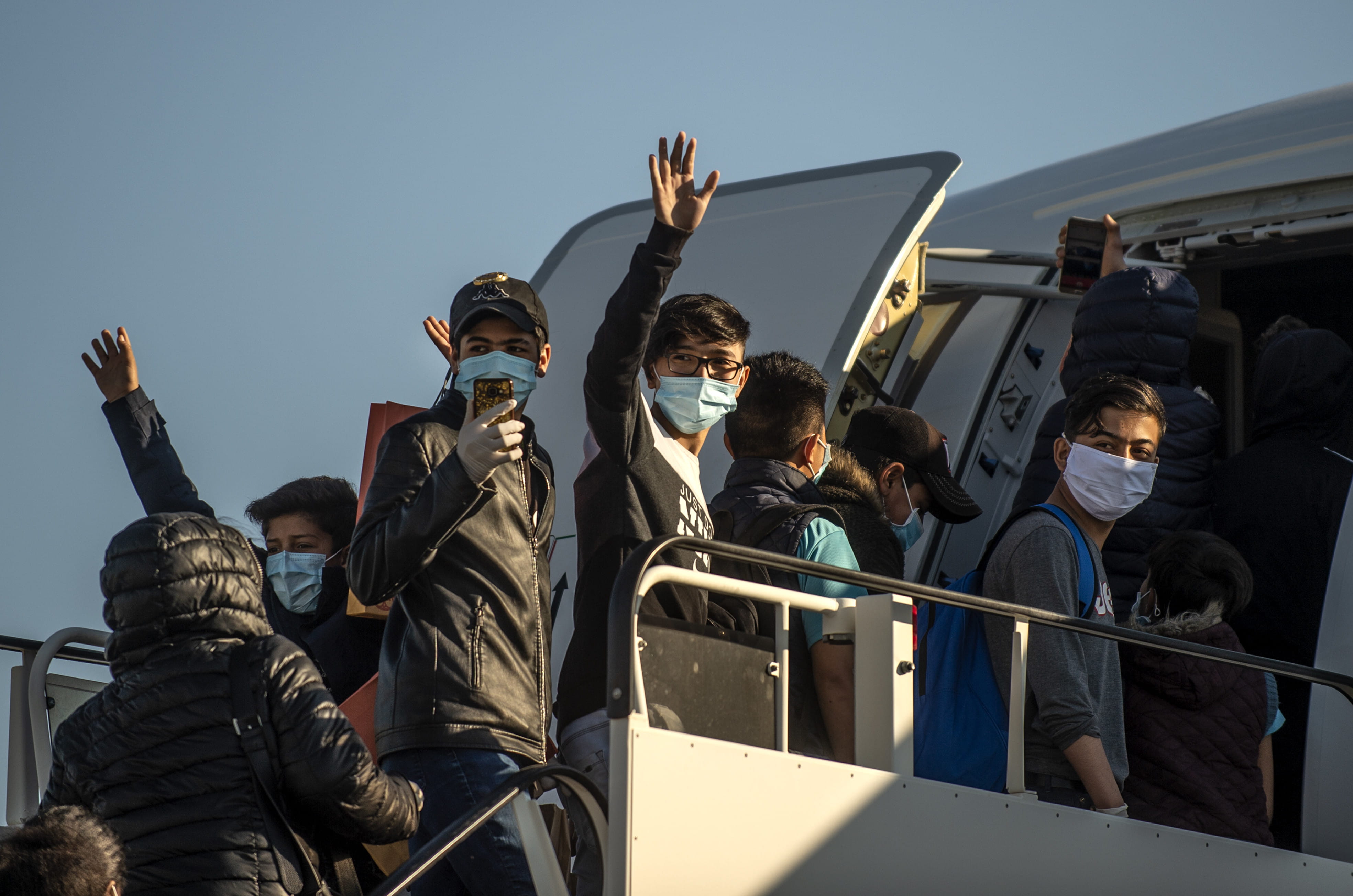 Jugendliche aus Flüchtlingslager dürfen ausreisen Foto dpa Jugendliche aus Flüchtlingslager dürfen ausreisen Foto dpa