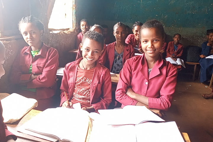 Ayana ist glücklich in der Schule (Quelle: Kindernothilfe-Partner) Ayana ist glücklich in der Schule (Quelle: Kindernothilfe-Partner)