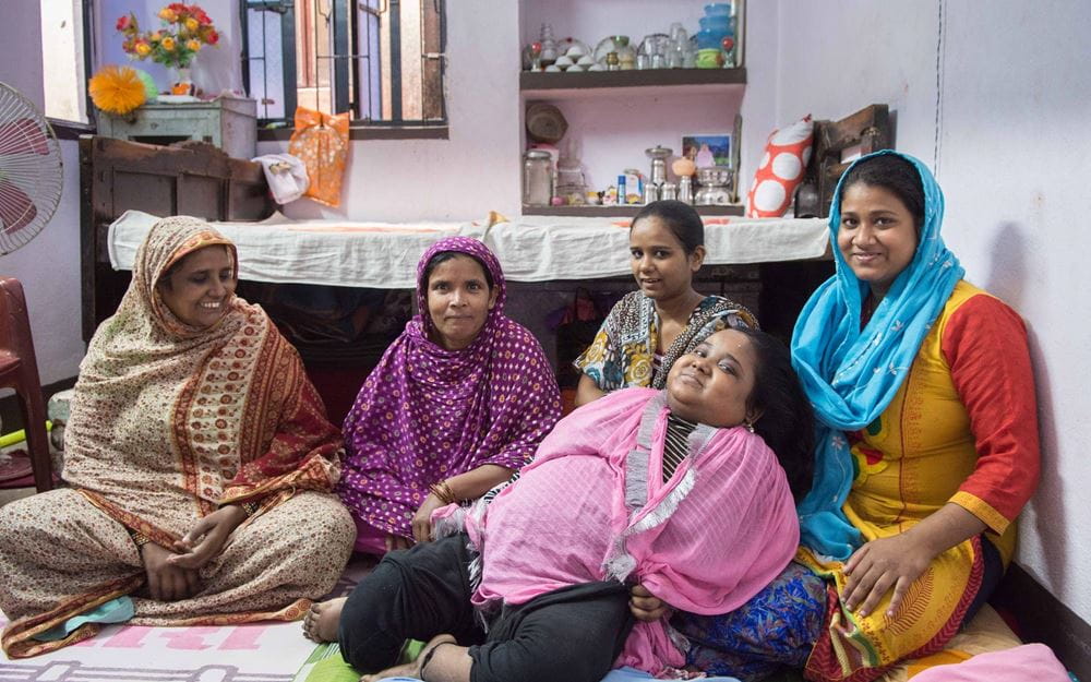 Reportage Indien: Sechs Monate, die den Unterschie machen; Foto: Gruppenbild einer Familie  (Quelle: Christian Nusch)