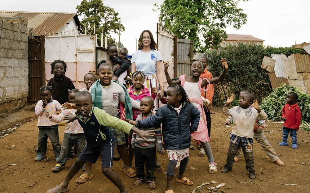 Reportage Kenia: Ein Alltag auf neun Quadratmetern; Foto: Natalia Woerner und viele Kinder (Quelle: Dan Zoubek / Kindernothilfe) 