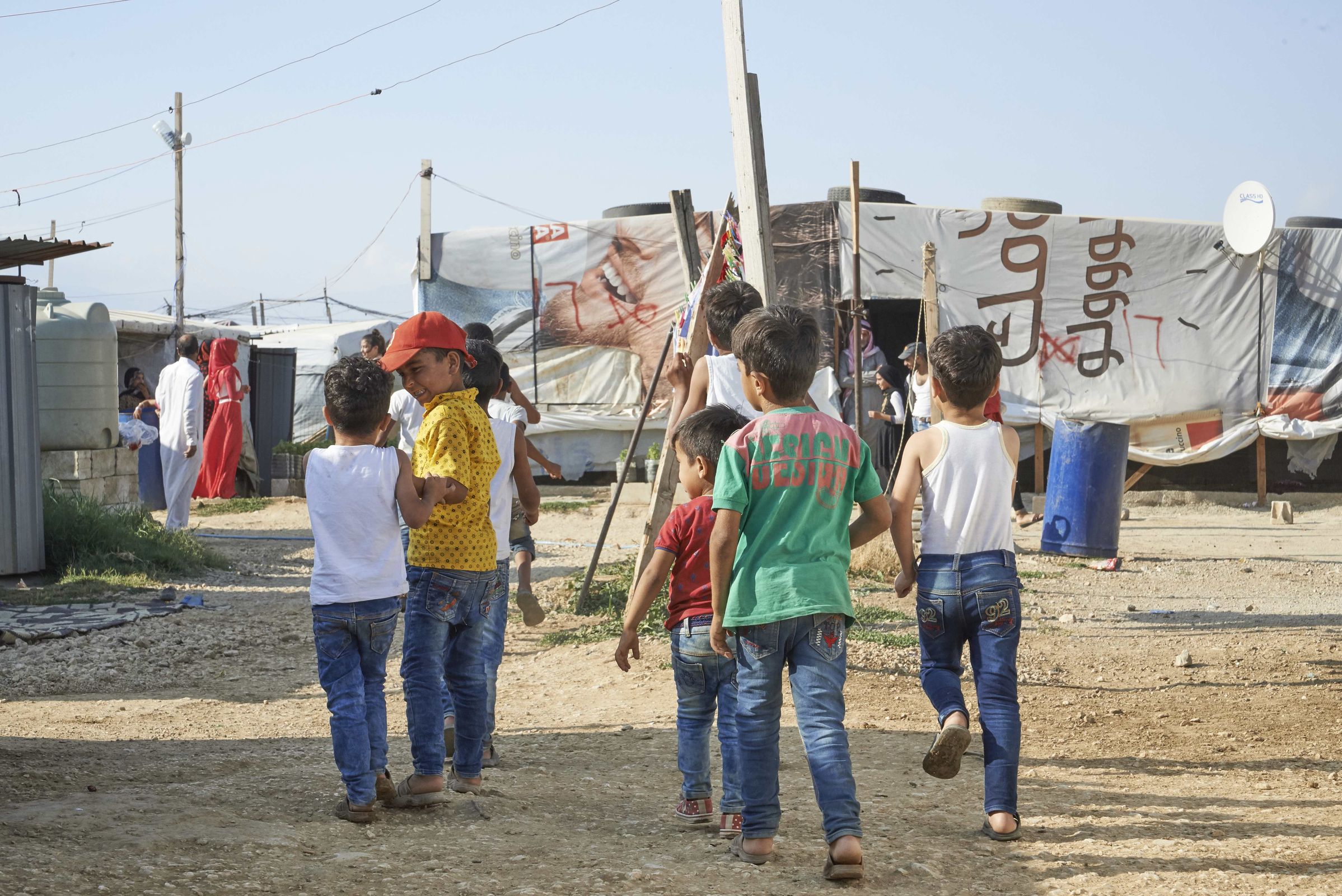 Reportage Libanon; Foto: Kinder in einem Flüchtlingslager (Quelle: Ulrich Gernhardt / Kindernothilfe)