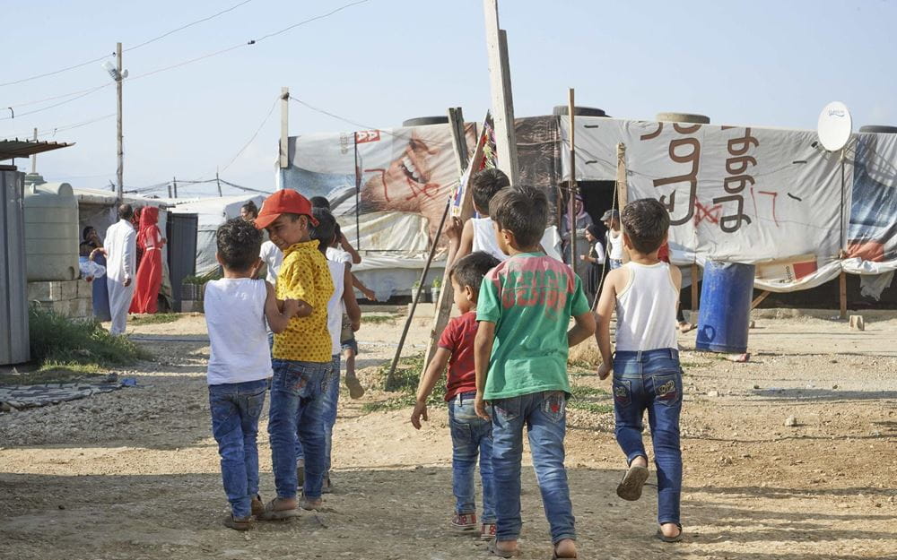Reportage Libanon; Foto: Kinder in einem Flüchtlingslager (Quelle: Ulrich Gernhardt / Kindernothilfe)
