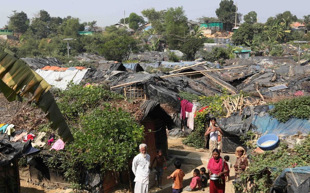 Reportage: Rohingya in Bangladesch; Foto: Menschen in einem Flüchtlingslager in Cox's Bazar (Quelle: Christian Herrmanny / Kindernothilfe)