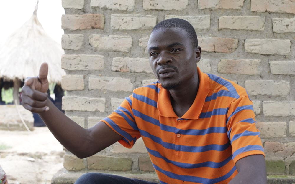 Reportage Sambia: "Ich mache nichts, außer zu arbeiten."; Foto: Sozialarbeiter (Quelle: Christian Herrmanny / Kindernothilfe)