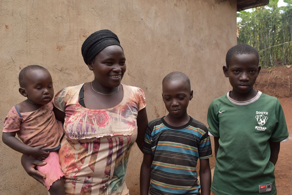 Teilnehmerin einer Selbsthilfegruppe in Ruanda