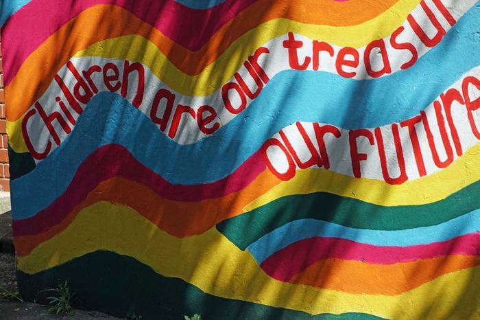 Graffito im Girls Shelter Tennyson House in Durban Graffito im Girls Shelter Tennyson House in Durban