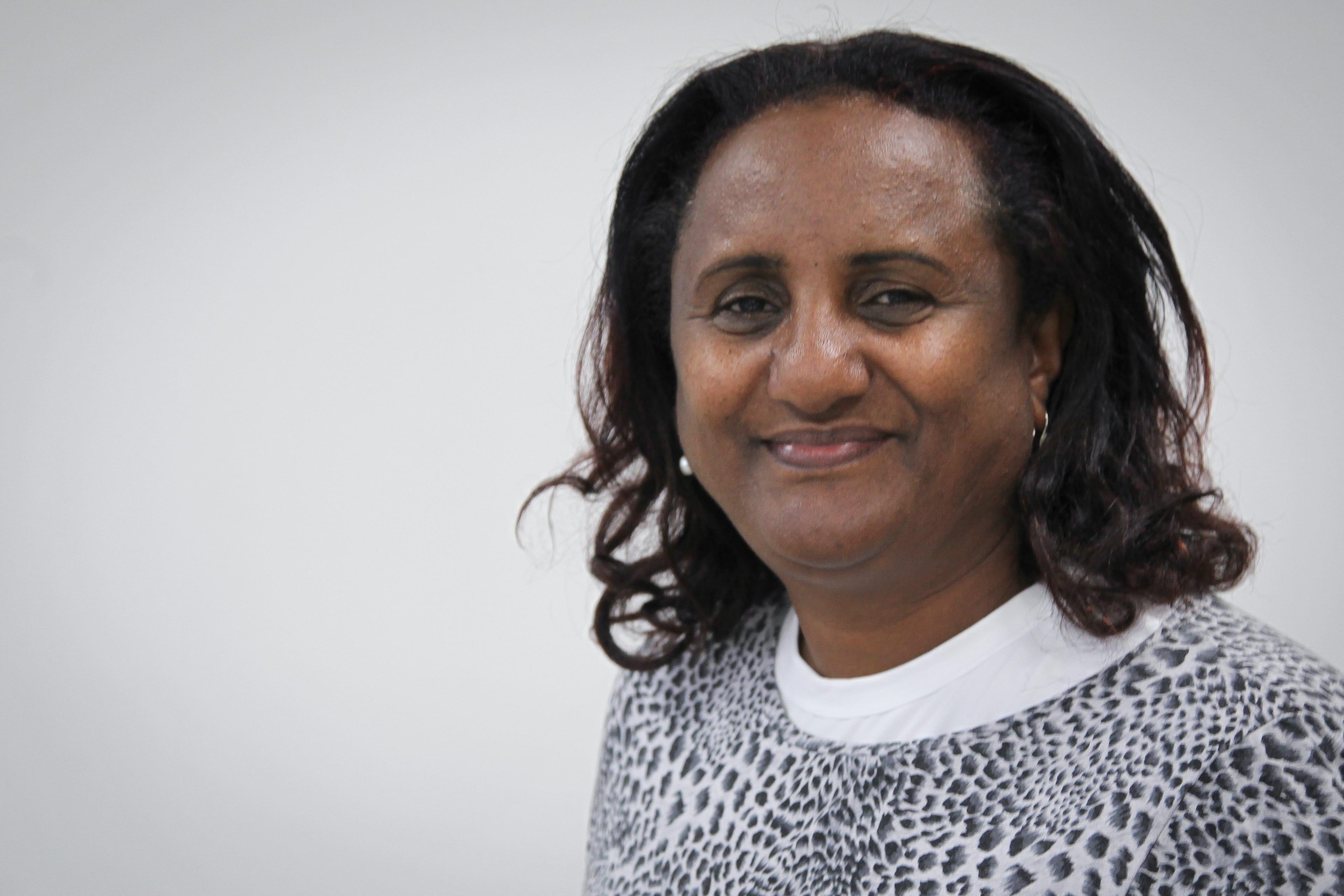 Portraitfoto von Trainerin Sina Legase (Quelle: Ludwig Grunewald, Kindernothilfe). Portraitfoto von Trainerin Sina Legase (Quelle: Ludwig Grunewald, Kindernothilfe).