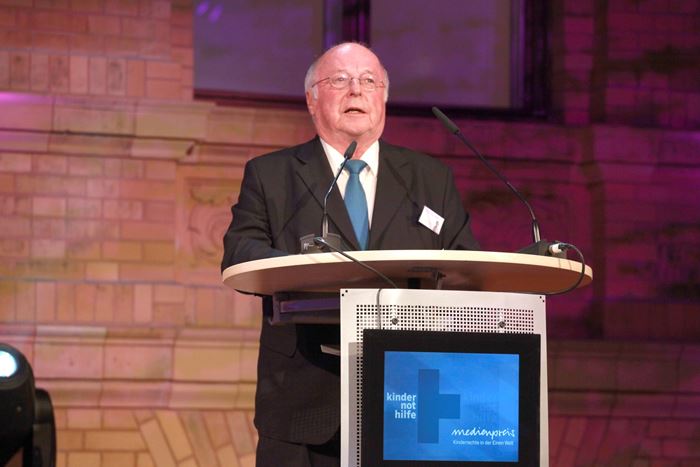 Dr. Norbert Blüm beim Medienpreis der Kindernothilfe
