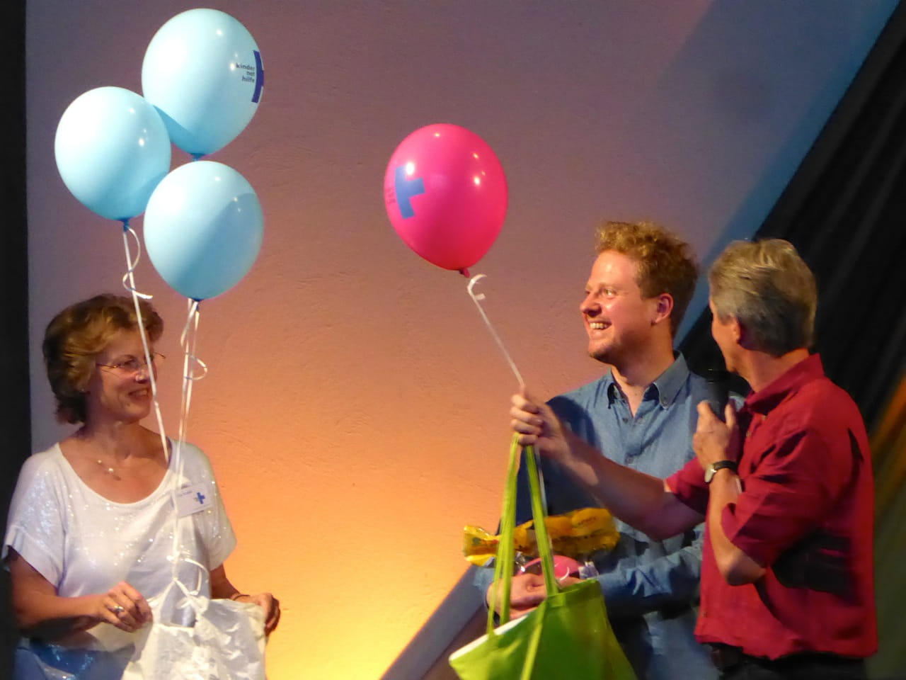 Arbeitskreis Duesseldorf beim Benefizkabarett mit Martin Zingsheim Arbeitskreis Duesseldorf beim Benefizkabarett mit Martin Zingsheim