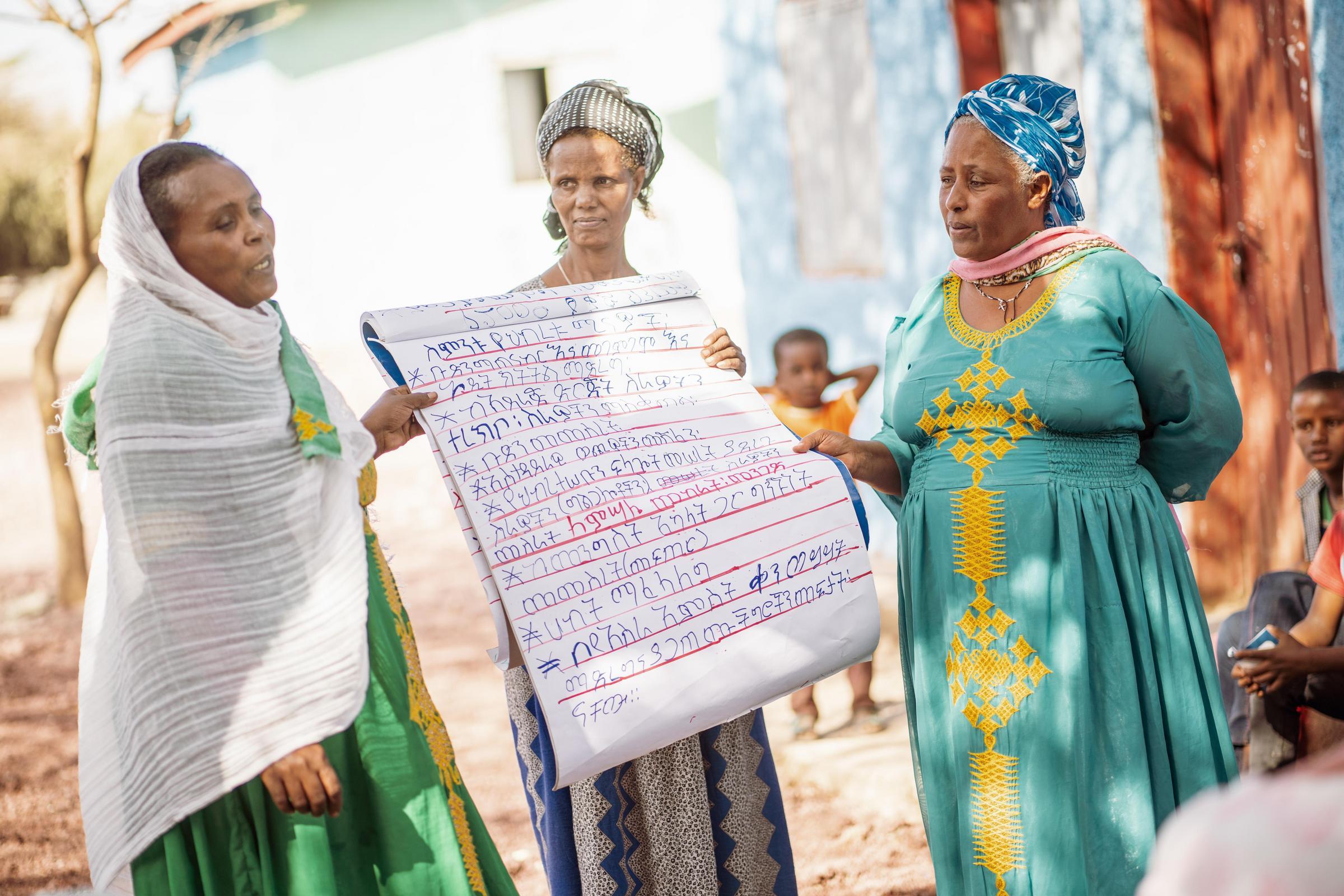 Eine Frauen-Selbsthilfegruppe bei einem ihrer Treffen. (Quelle: Jakob Studnar)