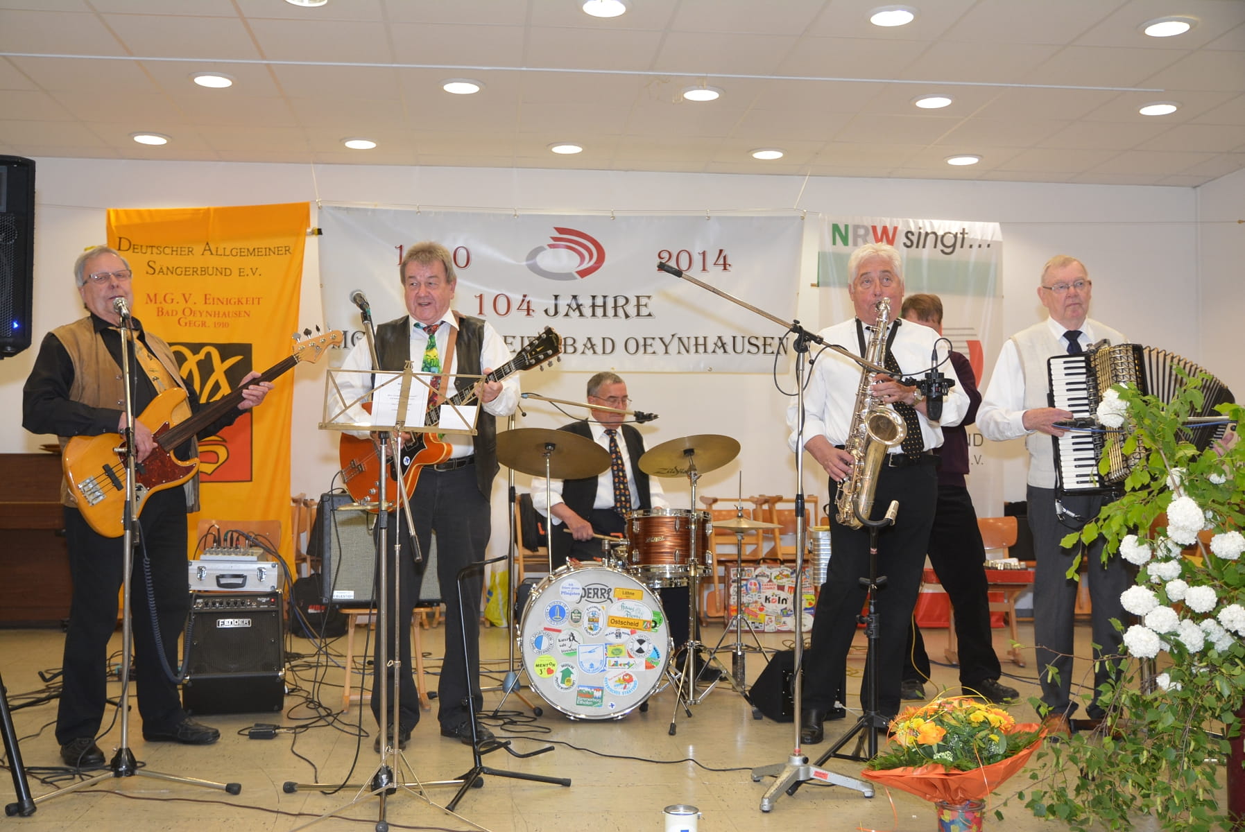 Die Oldieband "Die Montis" bei einem Auftritt Die Oldieband "Die Montis" bei einem Auftritt